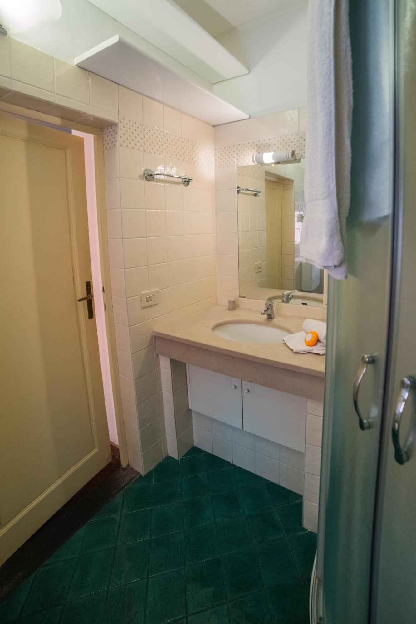 S3 Tower - Dolcevita Holiday Firenze Bagian luar foto